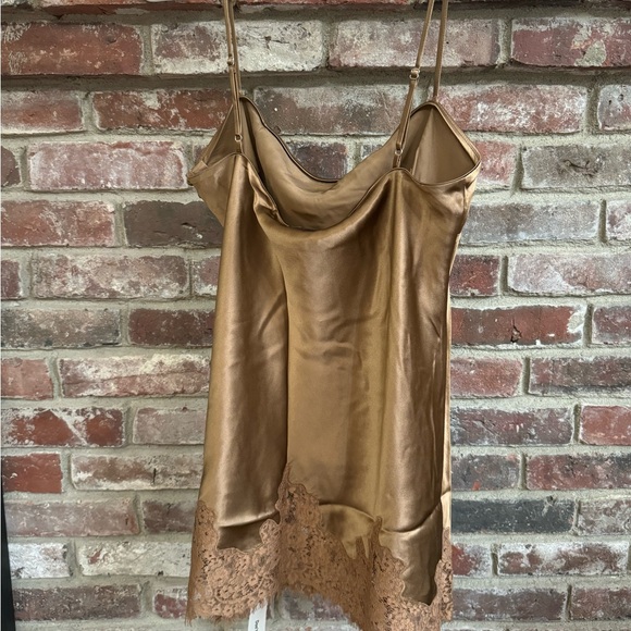 Reformation Carolina Silk Top - Picture 4 of 6